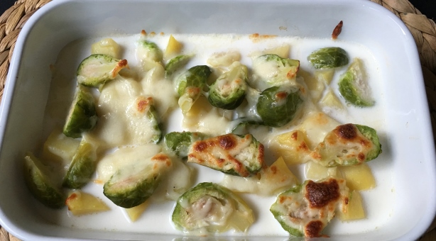 Oven-baked Brussels Sprouts Gratin